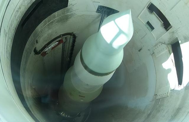 九三阅兵：中国武器看着强但没打过实战澳门新葡京app憋了几个小时外媒锐评(图2)